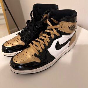 Air Jordan 1 Retro High OG Patent Gold Toe Sz 10